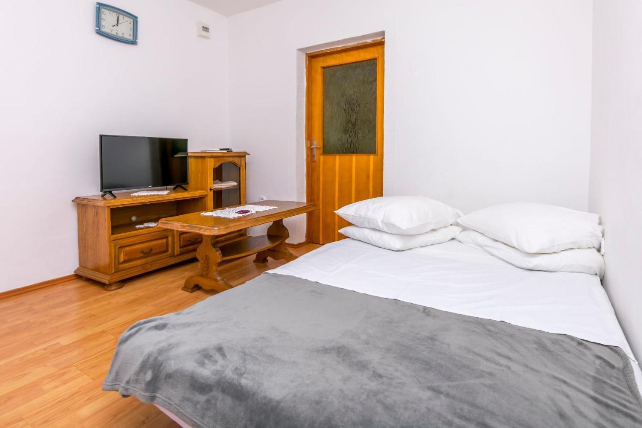 Apartments Ivat Rogoznica  Exterior photo